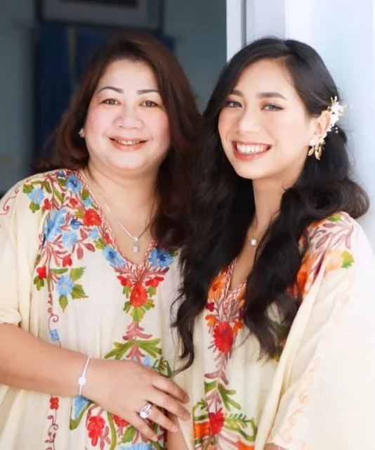 Kekompakan Keluarga Abel Cantika dalam Berpakaian; Ibu Sama Anak Serasi! 17