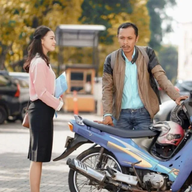 Begini Alasan Kenapa Cowok Kalau Lagi Boncengin Cewek Sering Minta Peluk. Jangan Ngeres Dulu! 6