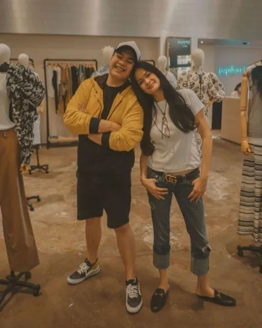 Berusia Lebih dari 50 Tahun, 10 Artis Indonesia ini Tetap Cantik dan Bugar. Seolah Nggak Menua! 13