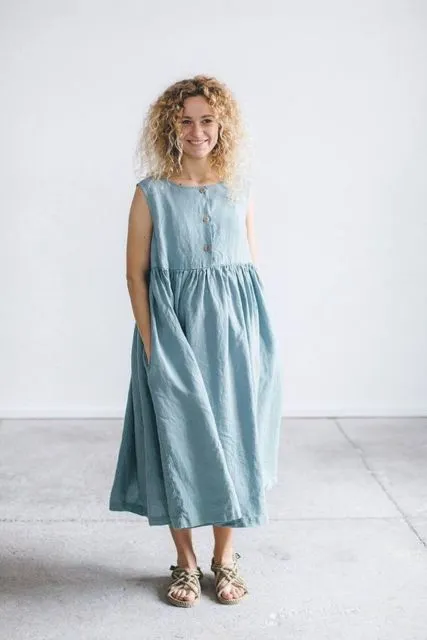 8 Ide Maternity Style dengan Button Dress yang Kekinian. Nyaman dan Bikin Kelihatan Awet Muda 16