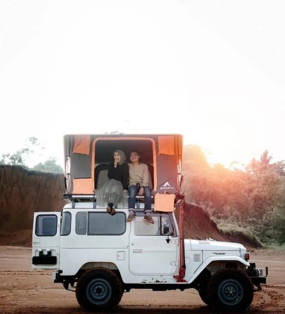 15 Ide Pre-wedding Berlatar Senja. Jaminan Indah dan Romantis Tanpa Banyak Usaha~ 21