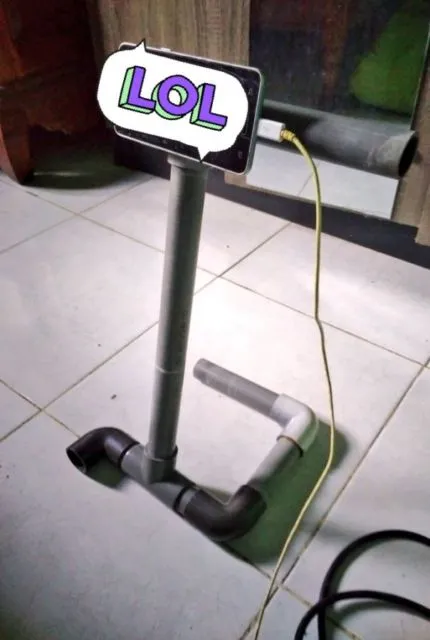 11 Benda Aneh yang Pernah Ada di Dalam Rumah, Antara Kreatif dan Random sih. Kocak Bener! :D 19
