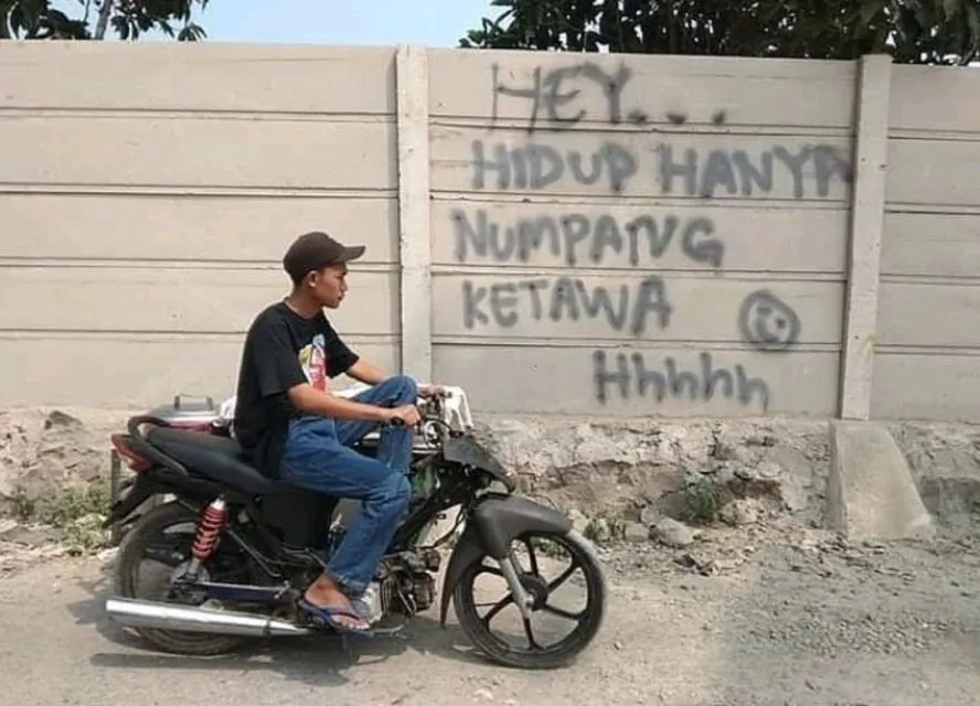 11 Coret-coretan Random di Tembok ini Mengandung Banyak Pesan. Reminder yang Sungguh Artsy! 21