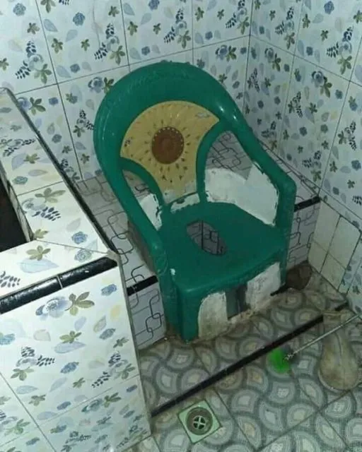 11 Benda Aneh yang Pernah Ada di Dalam Rumah, Antara Kreatif dan Random sih. Kocak Bener! :D 16