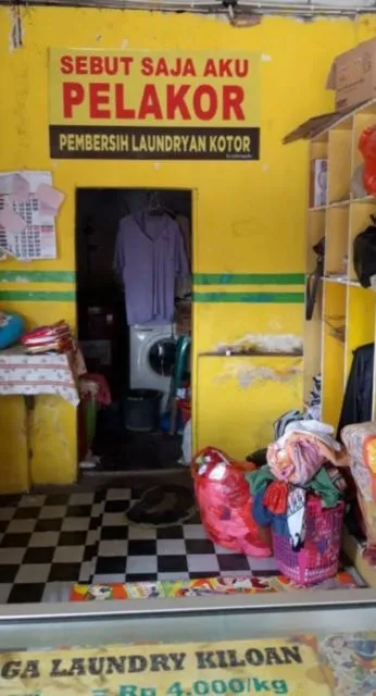 11 Jenis Penglaris Kocak, tapi Bisa Bikin Daganganmu Bakal Laris Manis. Asal Nggak Malu, Gas Aja! 18