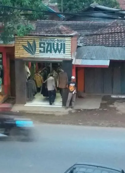11 Jenis Penglaris Kocak, tapi Bisa Bikin Daganganmu Bakal Laris Manis. Asal Nggak Malu, Gas Aja! 17