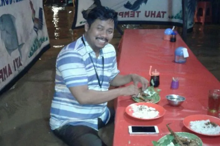 11 Jenis Penglaris Kocak, tapi Bisa Bikin Daganganmu Bakal Laris Manis. Asal Nggak Malu, Gas Aja! 13