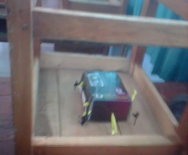 10 Tempat Persembunyian HP Ketika Ada Razia. Zaman Sekolah Dulu Mana Boleh Bawa Gadget! :( 17