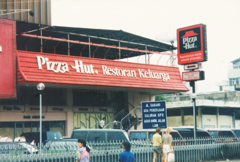 Kisah Sukses Pendiri Pizza Hut, Carney Bersaudara. Buka Restoran Pertama dengan Modal Seadanya 7