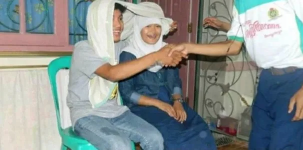 Kawin-Kawinan, Permainan Absurd yang Kita Lakukan Saat Kecil Dulu. Cerai Karena Disuruh Makan~ 6