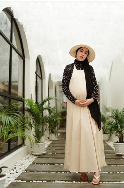 Penampilan Terbaru Aghnia Punjabi Saat Hamil; Manis, Santun dan Kekinian Abis! 6
