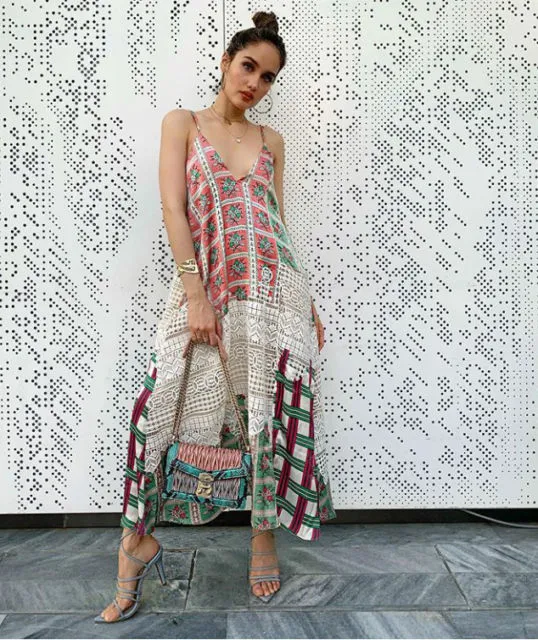 Deretan Gaya Cinta Laura yang Paling Dikagumi Warganet. Simpel tapi Elegan! 10