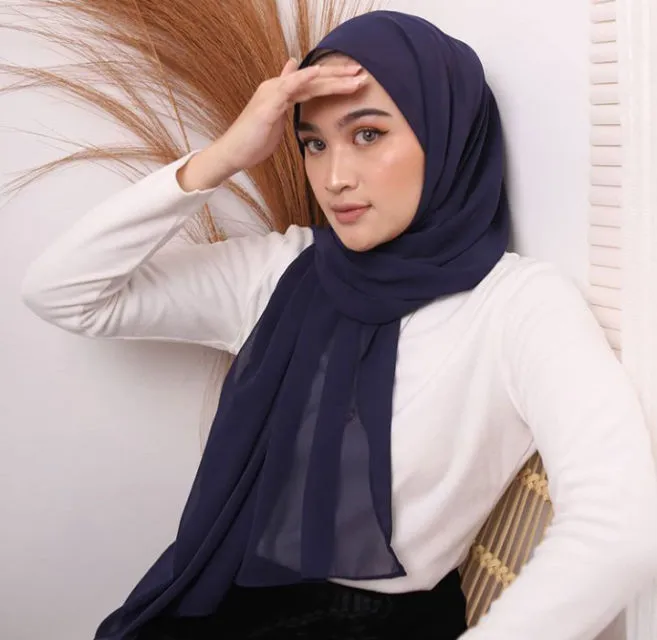 Pusatnya Pashmina, Ini 4 Olshop Lokal yang Menjual Hijab Murah Kualitas Premium! 7