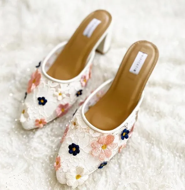 5 Merek Sepatu dan Sandal Buat Kondangan yang Kekinian 7