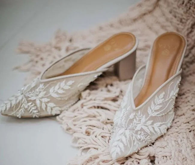 5 Merek Sepatu dan Sandal Buat Kondangan yang Kekinian 9