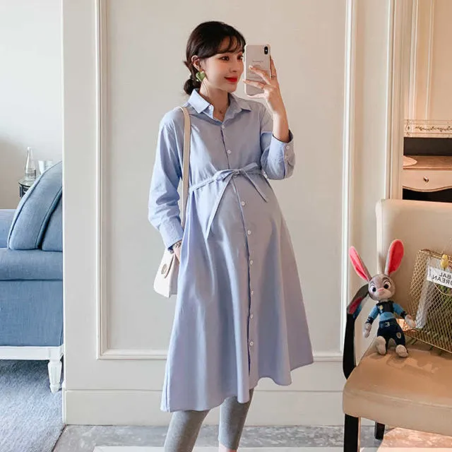 8 Ide Maternity Style dengan Button Dress yang Kekinian. Nyaman dan Bikin Kelihatan Awet Muda 9