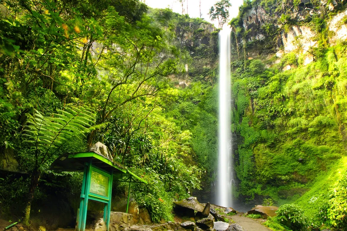Jadi Wisata Cantik nan Menarik di Malang, ini Legenda dan Mitos Air Terjun Coban Rondo. Sudah Tahu? 4
