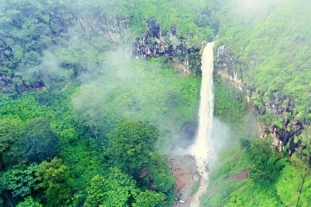 Jadi Wisata Cantik nan Menarik di Malang, ini Legenda dan Mitos Air Terjun Coban Rondo. Sudah Tahu? 6