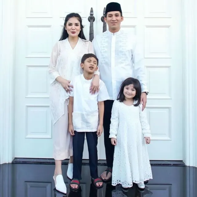 Selalu Diperlakukan dengan Baik, 5 Artis ini Justru Dikecewakan bahkan Ditipu ART Sendiri 9