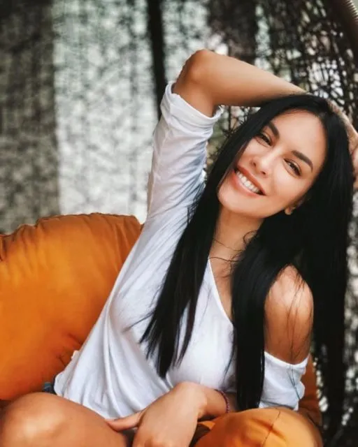 Berusia Lebih dari 50 Tahun, 10 Artis Indonesia ini Tetap Cantik dan Bugar. Seolah Nggak Menua! 11