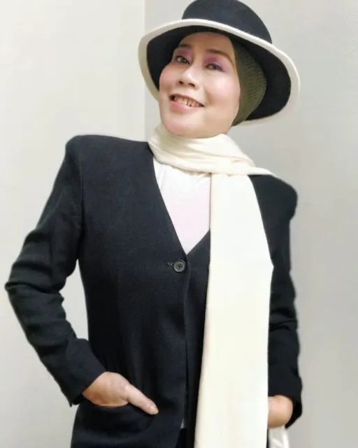 Berusia Lebih dari 50 Tahun, 10 Artis Indonesia ini Tetap Cantik dan Bugar. Seolah Nggak Menua! 20