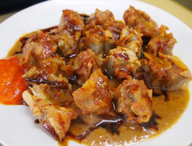 Main Ke Bandung? Jangan Lupa Cobain 12 Kuliner khas Bandung yang Penuh Sejarah. Rasanya Enak Sekaligus Otentik 13