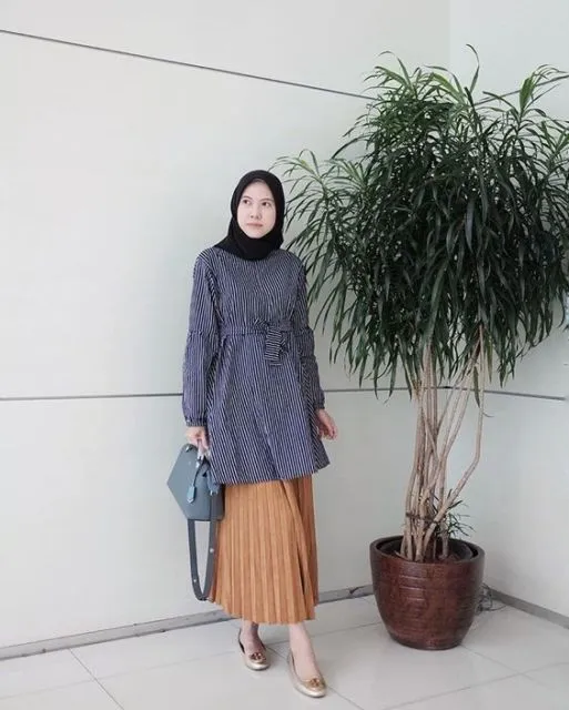 8 Cara Bikin Rok Plisketmu Jadi Naik Kelas. Murah, Nggak Butuh Banyak Waktu! 11
