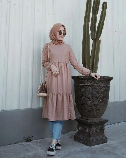 4 Alasan Kenapa Tunik Berbahan Katun Memang Pilihan Terbaik Buat Para Hijaber. Wajib Baca! 5