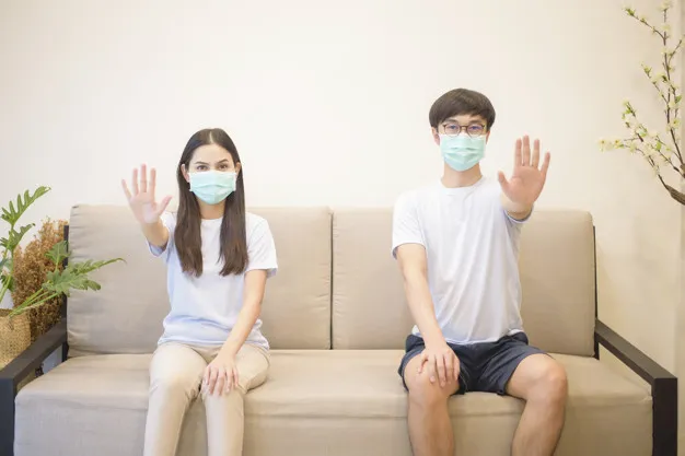 10 Ide Konsep Foto Pre-wedding Pakai Masker di Masa Pandemi. Tetap Dramatis dan Romantis! 14
