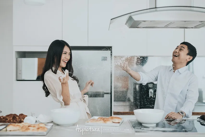 Foto Artis di Dapur ini Bisa Kamu Jadikan Inspirasi untuk Photoshoot. Hasilnya Apik! 13