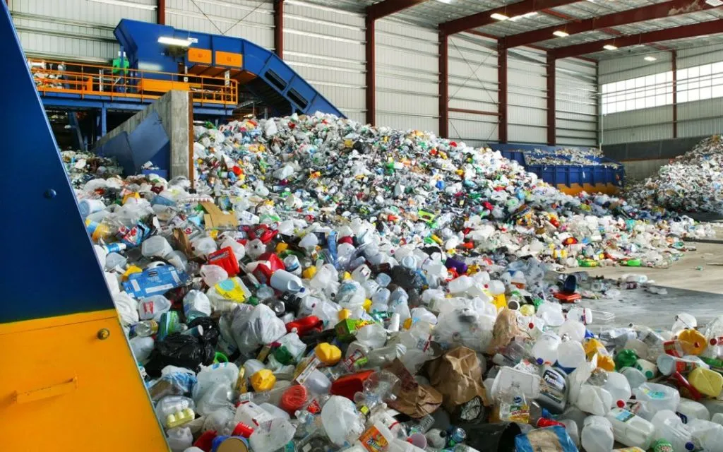 6 Tips Memulai Bisnis Daur Ulang Sampah Plastik. Sering Diremehkan, Padahal Omzetnya Lumayan 20