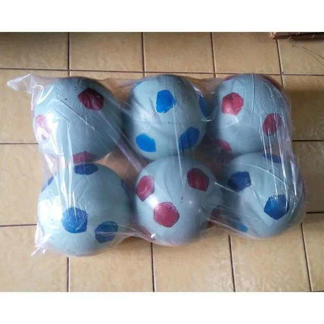 Nostalgia Main Bola Plastik Zaman Kecil. Belinya Patungan, Main 5 Menit Bolanya Nyangkut di Genteng 8