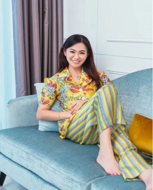 Berusia Lebih dari 50 Tahun, 10 Artis Indonesia ini Tetap Cantik dan Bugar. Seolah Nggak Menua! 15
