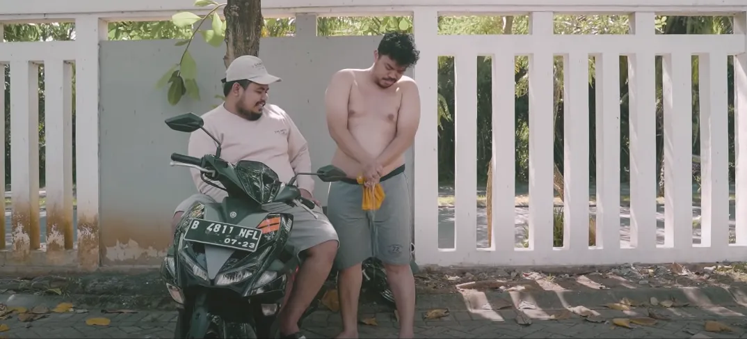 Review Film Pendek KUYUP: Nggak Cuma Kocak, Film ini Relate Banget dengan Kehidupan Kita. Respek! 8