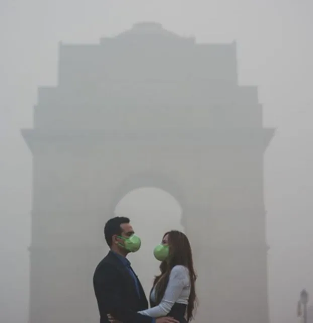 10 Ide Konsep Foto Pre-wedding Pakai Masker di Masa Pandemi. Tetap Dramatis dan Romantis! 18