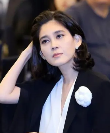 Kenalan dengan 5 Perempuan Paling Kaya di Korea. Sesuai Nggak Sama Eonnie di Drama? 10