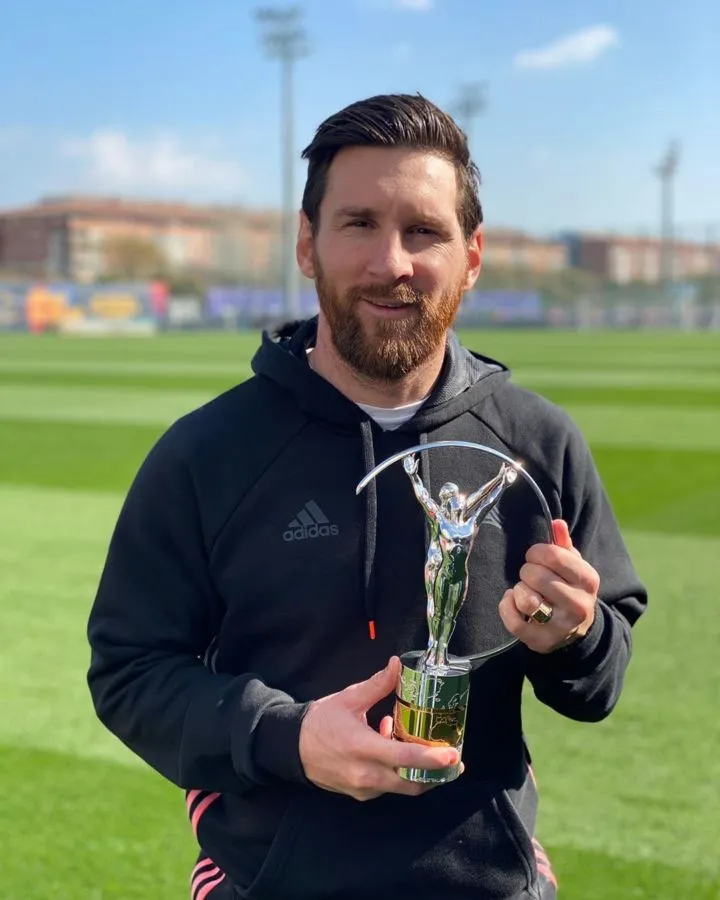 Kisah Sukses Bintang Sepak Bola Legendaris, Lionel Messi. Semua Berawal dari Serbet Makan! 7