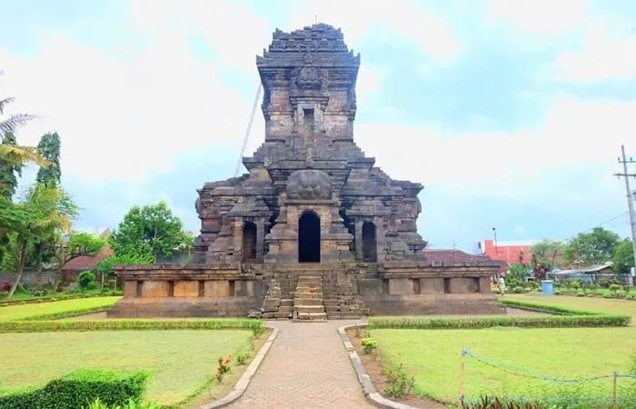 10 Tempat Wisata Sejarah di Malang yang Paling Populer 13