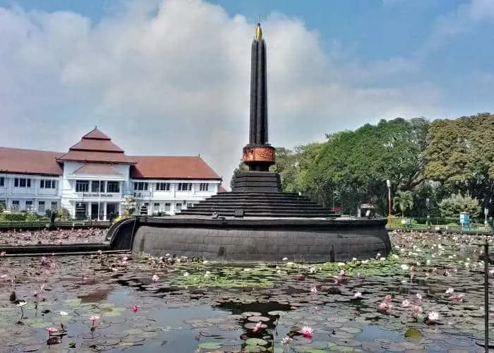 10 Tempat Wisata Sejarah di Malang yang Paling Populer 17