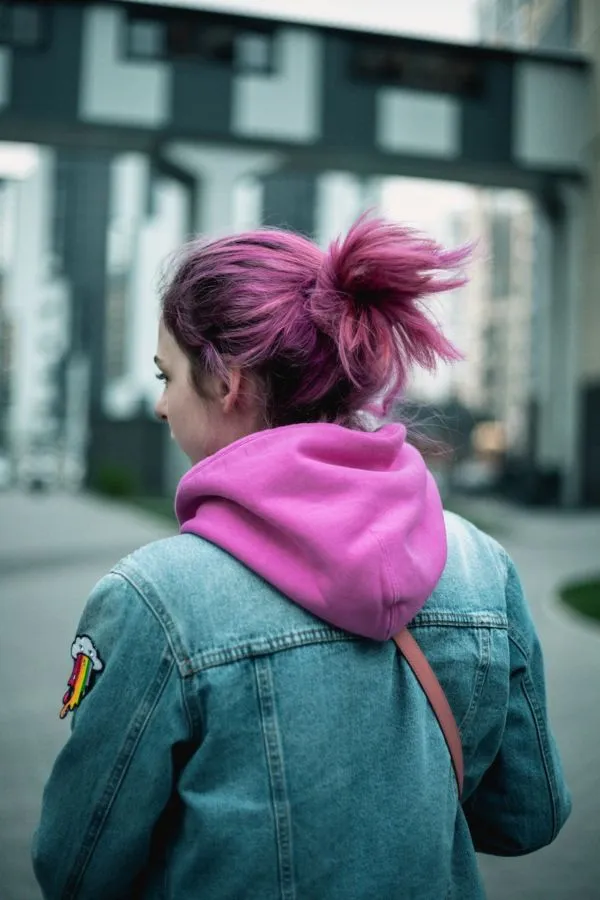6 Fakta di Balik Rambut Warna-warni. Bisa Jadi Pertimbangan Sebelum Memutuskan Mewarnai 11