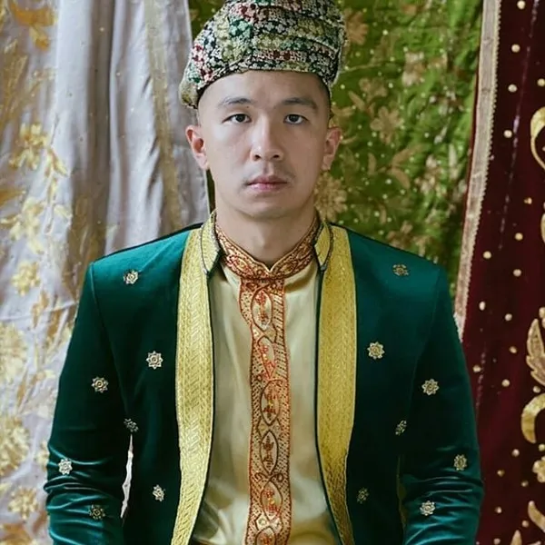 Nikita Willy-Indra Priawan Pre-wedding Kenakan Baju Adat, Intip yuk Detail Busana dan Mahkotanya! 8