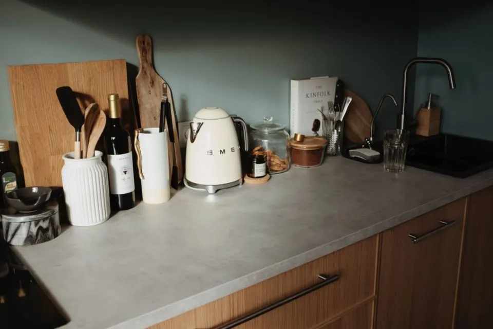 7 Penataan Lemari Dapur ini Jangan Ditiru, Justru Bikin 'Umpek-umpekan' dan Terkesan Penuh 13