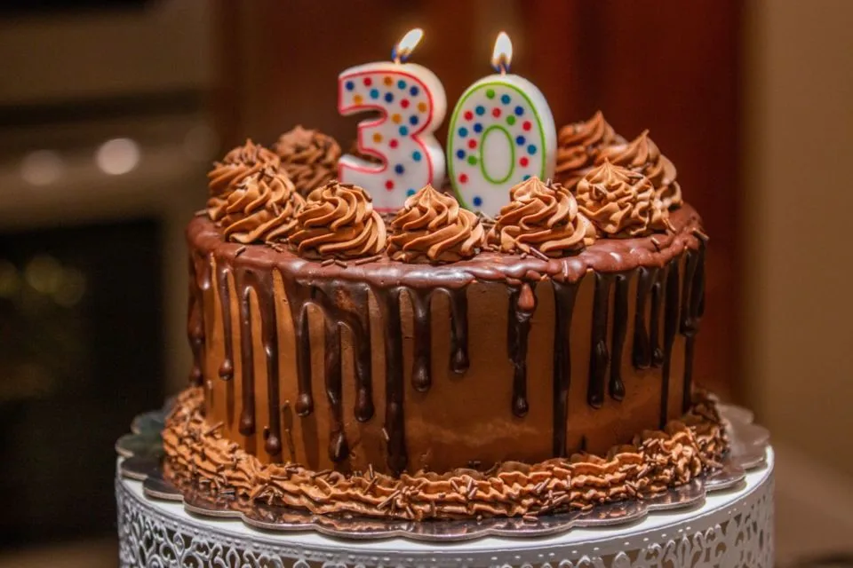 Niatnya Surprise Ulang Tahun, Balon Gas yang Dibawa Malah Tersambar Api Lilin dan Meledak. Ngeri! 4