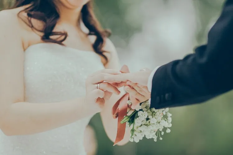 10 Ucapan Selamat Menikah untuk Kerabat atau Kawan. Doanya Apik dan Bikin Terkesan! 18