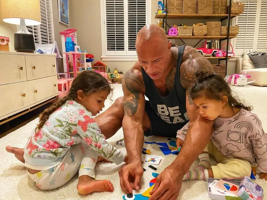 Seluruh Keluarganya Terjangkit Covid-19, Dwayne Johnson Ingatkan Sejumlah Hal pada Publik 3