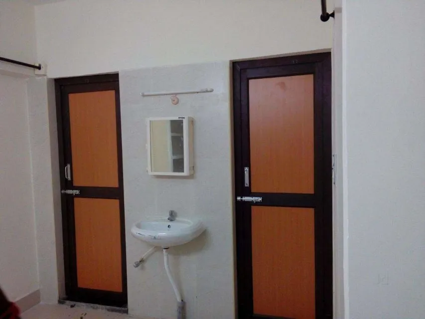 5 Jenis Material Pintu Kamar Mandi Sekaligus Plus Minusnya. Harga Mahal Belum Tentu Tahan Lama 6