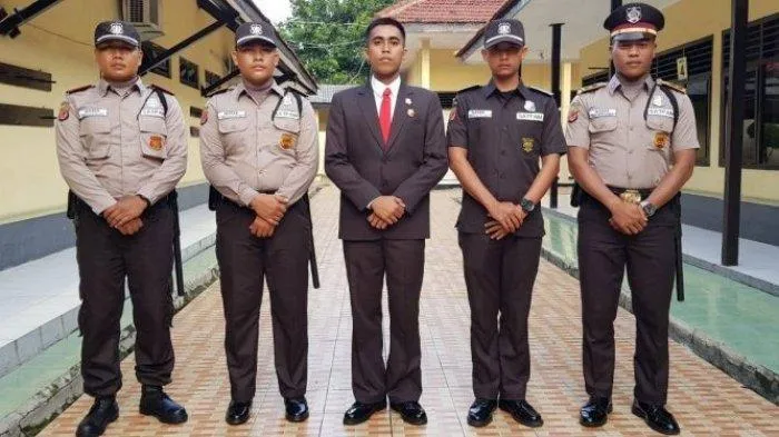 Kapolri Instruksikan Perubahan Seragam Satpam, ini lo Penampakannya. Mirip Pakaian Dinas Polisi! 6
