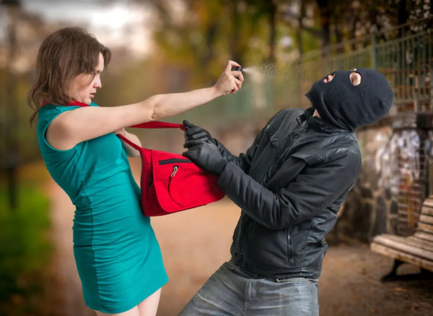 5 Hal yang Mesti Diperhatikan Saat Naik Angkot. Jaga-Jaga Aja, biar Lebih Aman dan Nyaman! 10