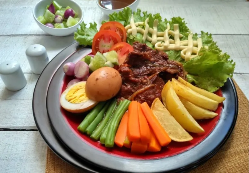 Berkunjung ke Solo? Jangan Lewatkan 12 Kuliner ini. Rasa Khas yang Nggak Akan Kamu Temui di Tempat Lain~ 13