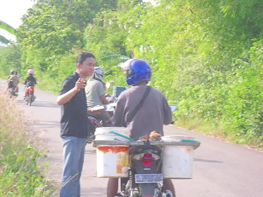 4 Alasan Kenapa Kamu Harus Ramah Saat Lewat Daerah Perkampungan. Penting nih! 7